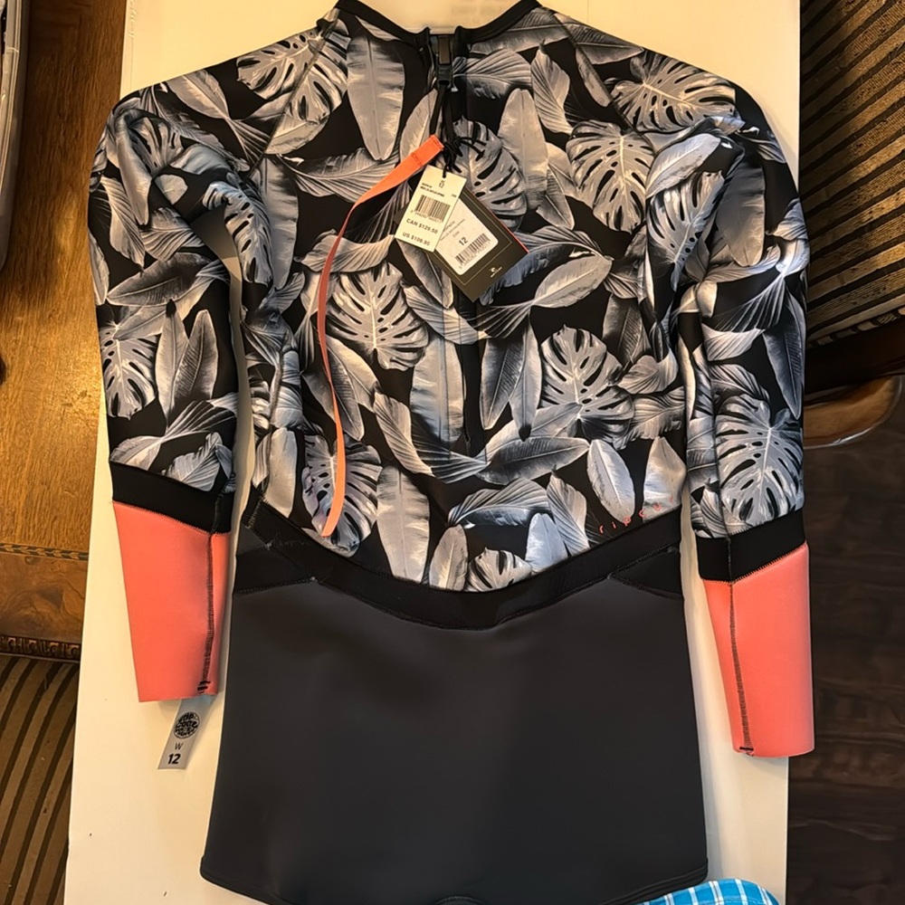 women’s Rip Curl Wet Suit size 12 g-bomb new with tags
